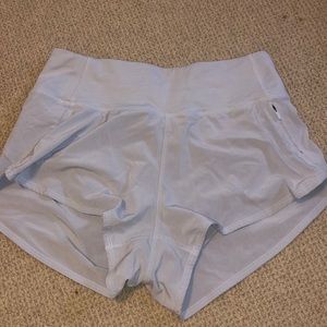 Outdoor voices Hudson 2.5 inch shorts